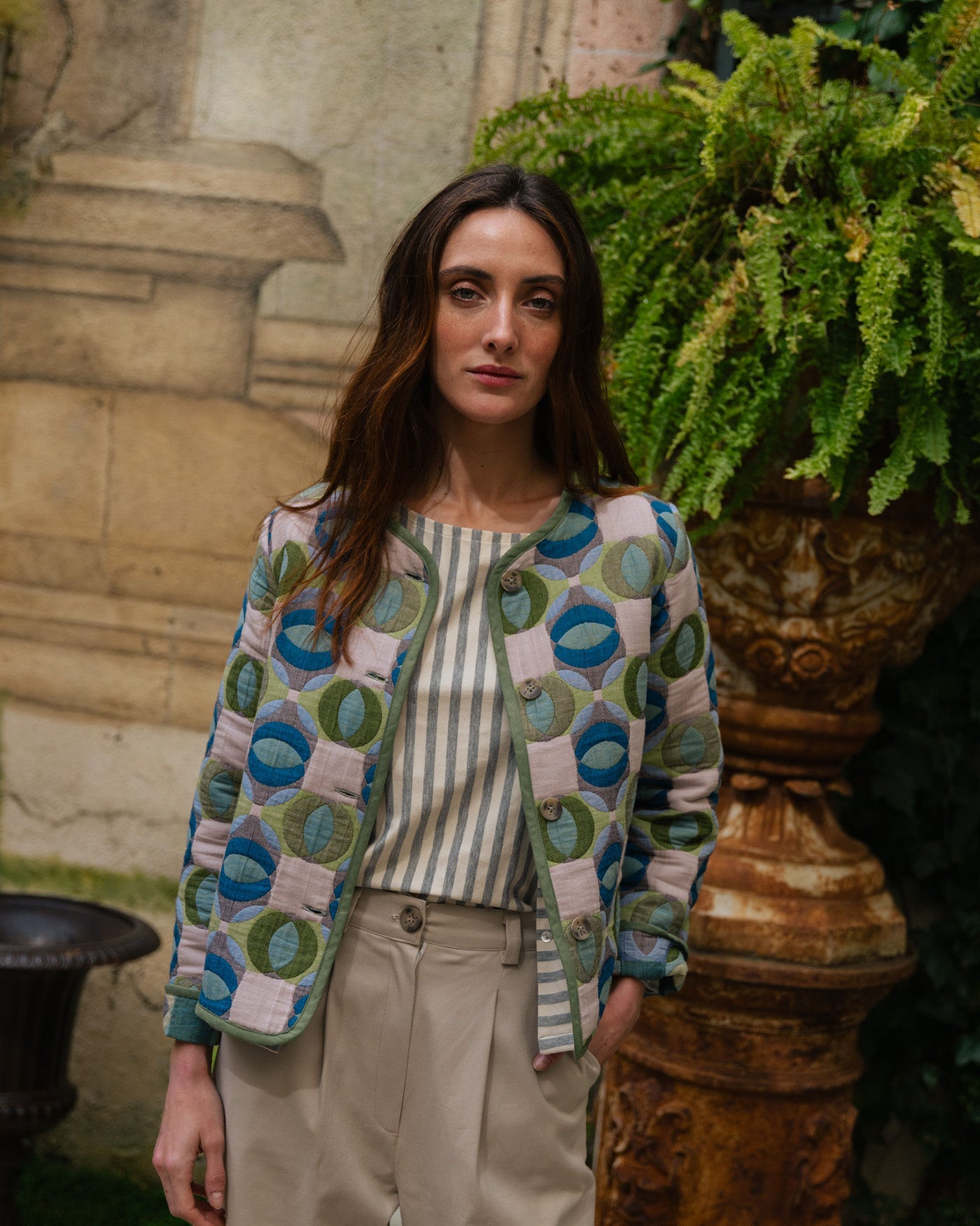 chaqueta-reversible-estampado-beige-y-azul
