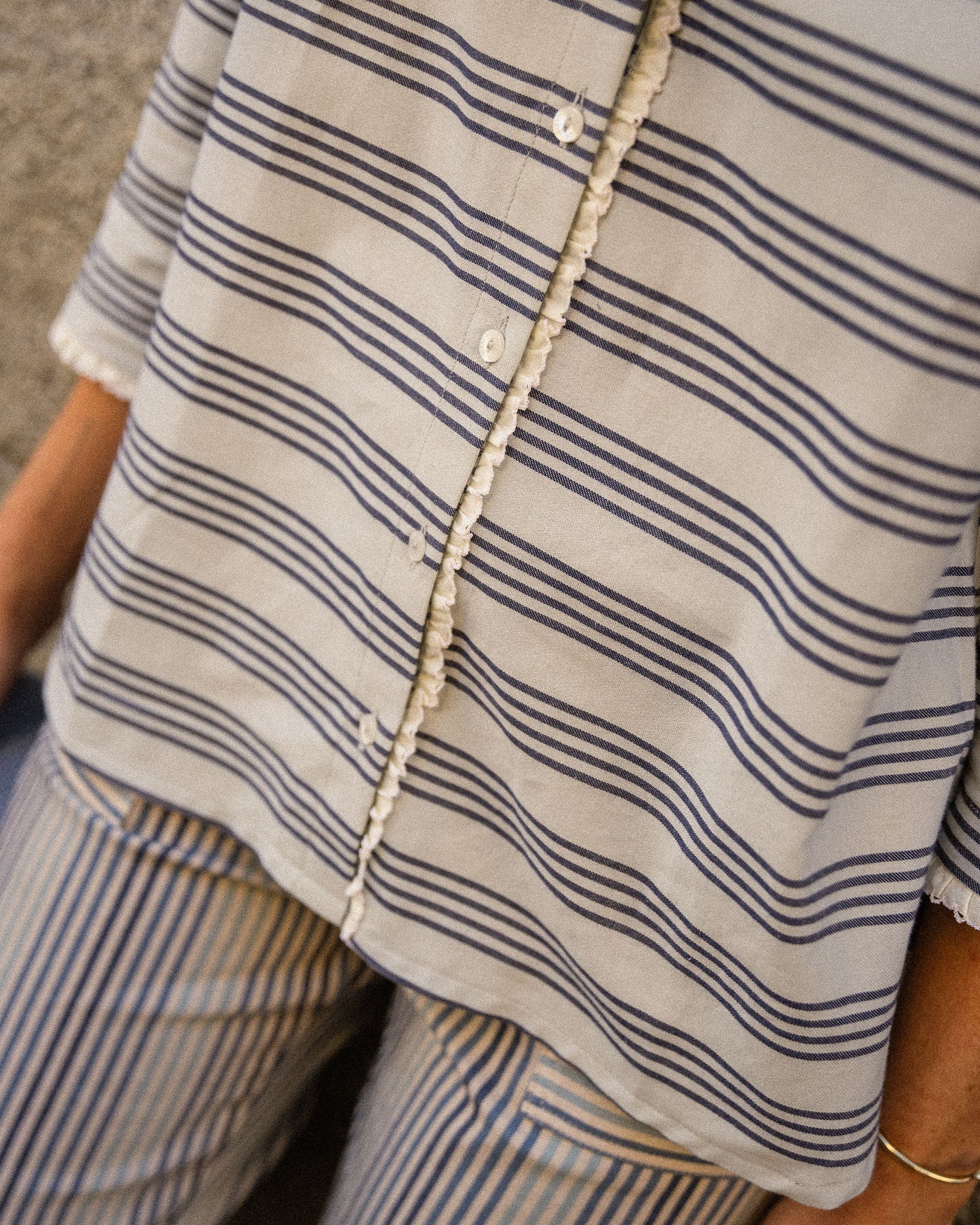 Blusa Rayada Gris
