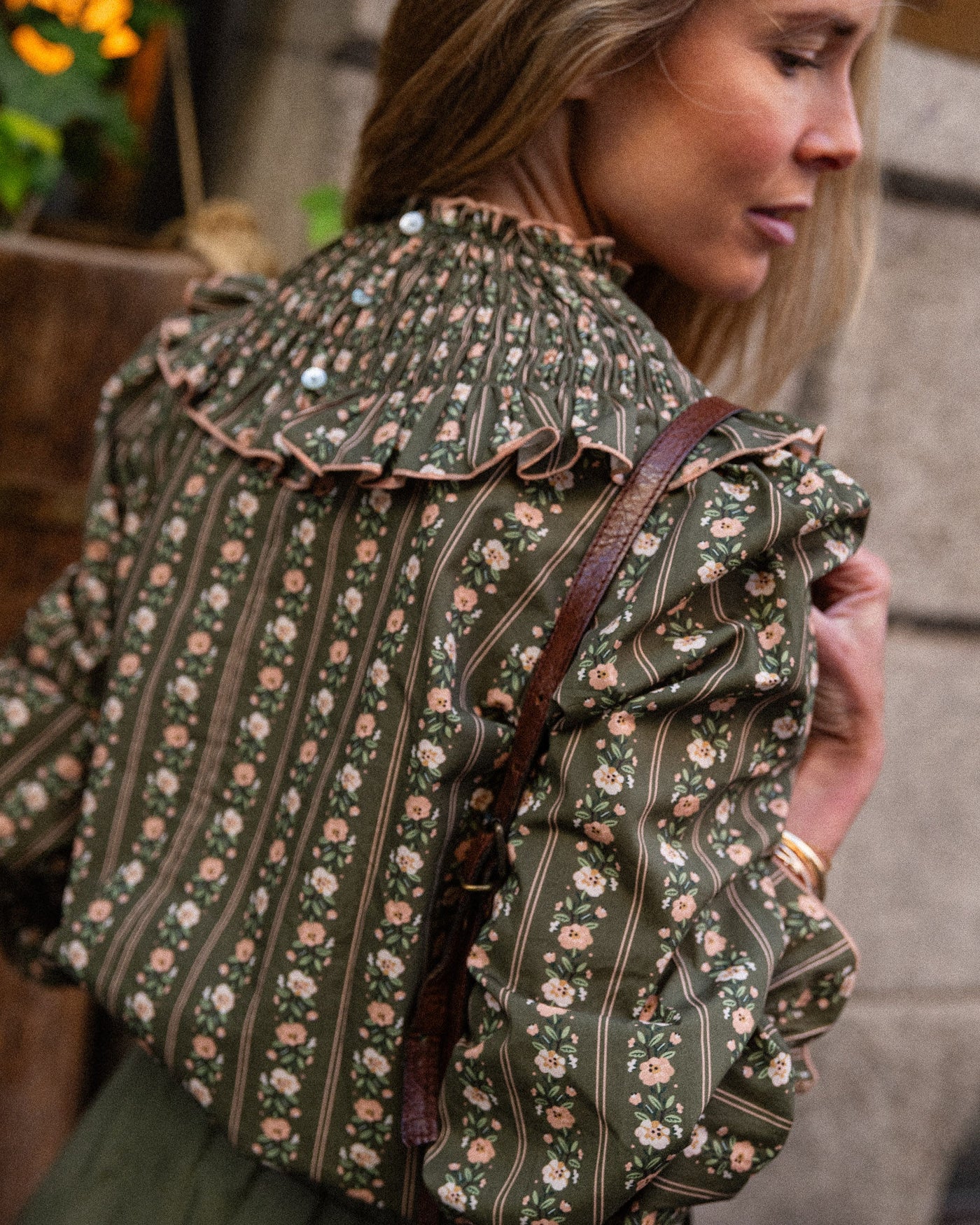 Blusa Bee Raya Musgo